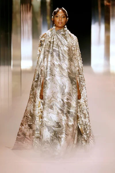 Look 19
